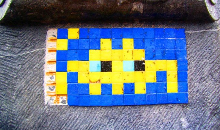 Space invader alien, knitted tile
